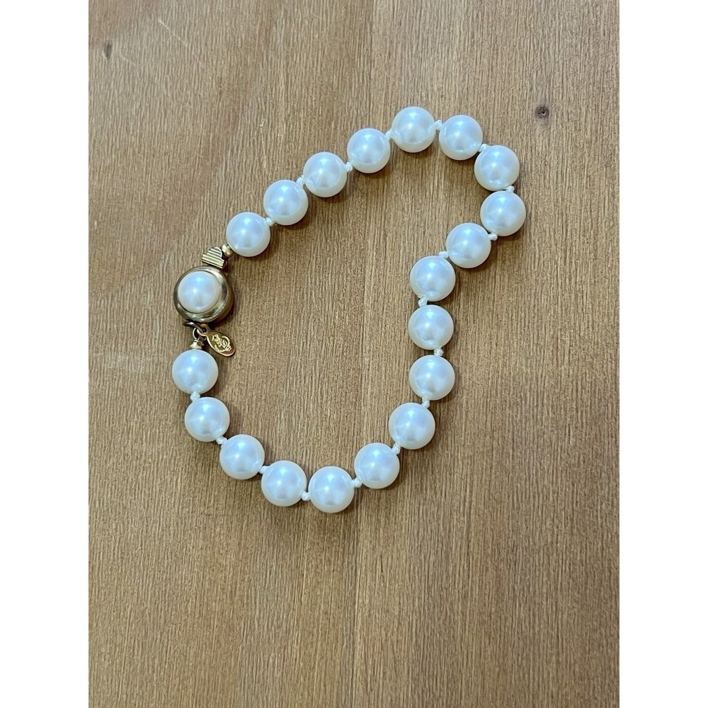 Premier Designs Faux Pearl Bracelet Gold Tone Box Clasp Classic Bridal Gift Nice